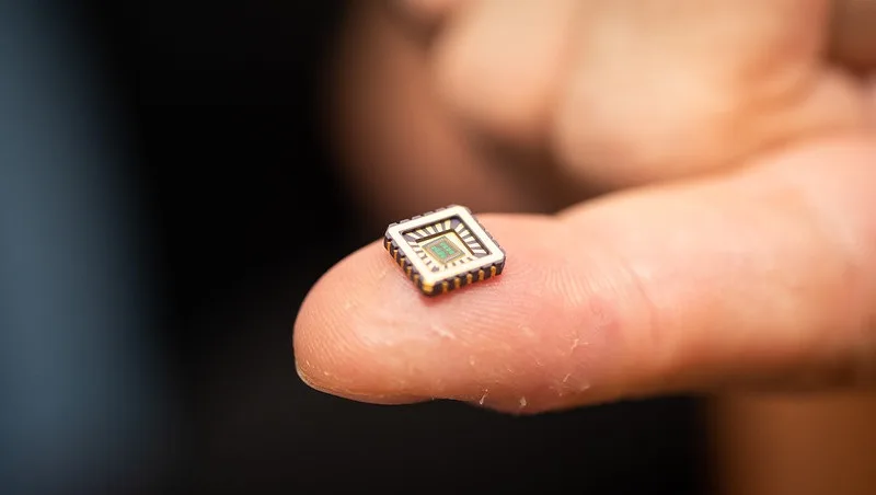 neuroni artificiali chip di silicio